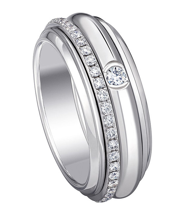 Piaget Possession 系列白K金鑲鑽戒環,192,000元。